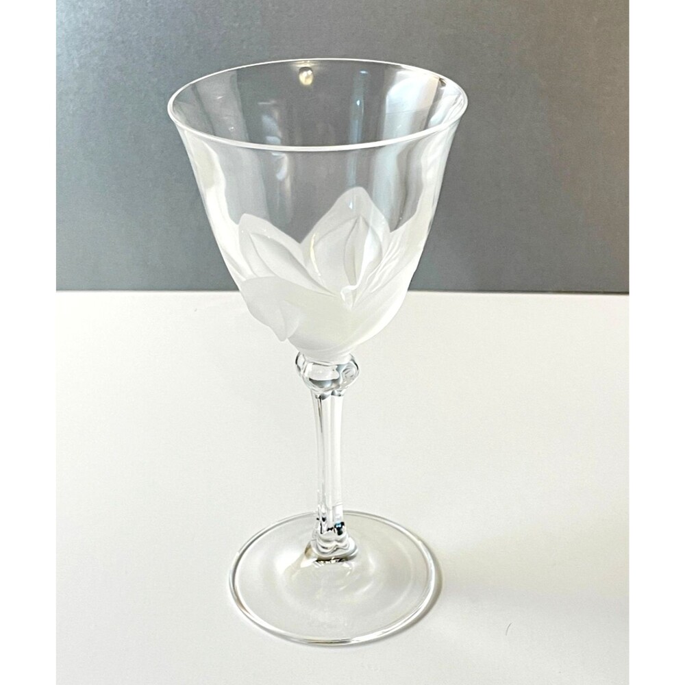 Signed Cristal D'Arques-Durand Florence Crystal Wine Glass Frosted Petals